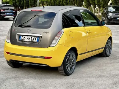 Usata Lancia Ypsilon 105 CV (77 kW) 2009 Giallo Utilitaria