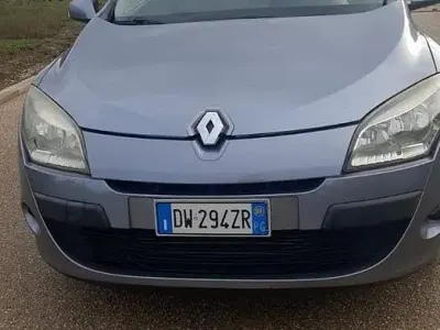 Usata Renault Mégane III 110 CV (80 kW) 2009 Grigio Utilitaria