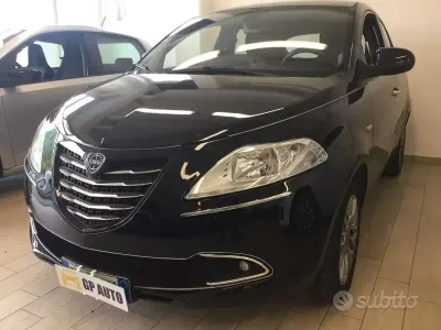 Usata Lancia Ypsilon 85 CV (62 kW) 2013 Nero Utilitaria