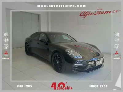 Usata Porsche Panamera 330 CV (242 kW) 2021 Blu Utilitaria