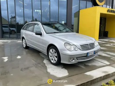 Usado Mercedes C200 Classic 122 CV (89 kW) 2004 Gris Familiar