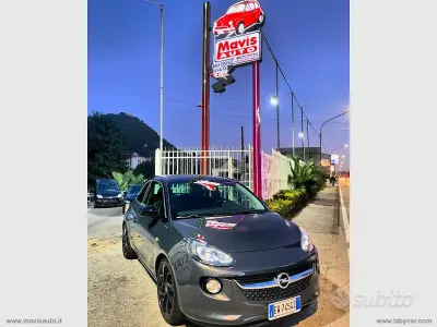 Usata Opel Adam 101 CV (74 kW) 2014 Nero Utilitaria