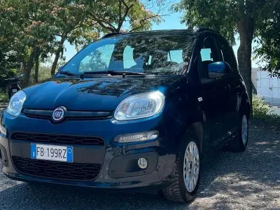 Usata Fiat Panda Lounge 69 CV (50 kW) 2015 Bluazzurro Utilitaria