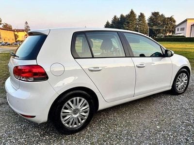 Usata VW Golf VII 102 CV (75 kW) 2012 Bianco Berlina