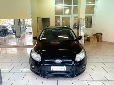 Käytetty Ford Focus Titanium 116 HP (85 kW) 2014 Musta Farmari