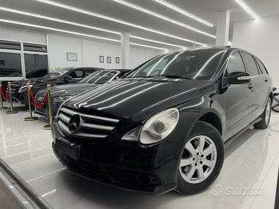 Usata Mercedes R320 224 CV (164 kW) 2007 Nero Monovolume
