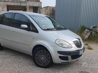 Usata Lancia Musa 70 CV (51 kW) 2006 Grigio Monovolume