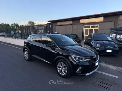 Usata Renault Captur Intens 140 CV (102 kW) 2021 Nero SUV