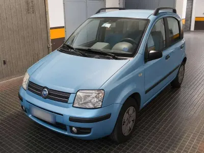 Usata Fiat Panda Dynamic 69 CV (50 kW) 2005 Blu/azzurro Utilitaria