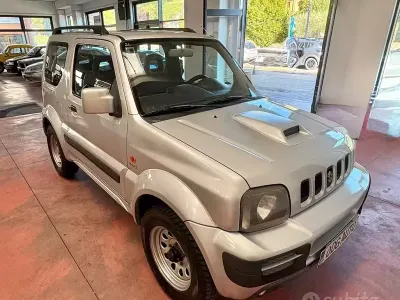 Usata Suzuki Jimny 86 CV (63 kW) 2006 Grigio SUV