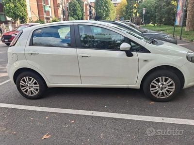 Usata Fiat Punto 77 CV (56 kW) 2013 Bianco Utilitaria