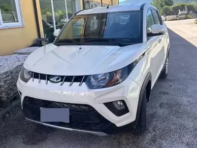 Usata Mahindra KUV100 87 CV (63 kW) 2023 Bianco SUV