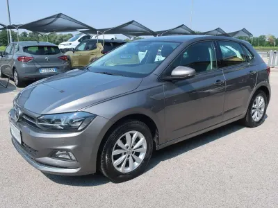 Usata VW Polo Highline 95 CV (69 kW) 2018 Grigio metallizzato Utilitaria