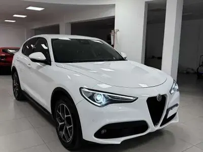 Usata Alfa Romeo Stelvio Super 210 CV (154 kW) 2018 SUV