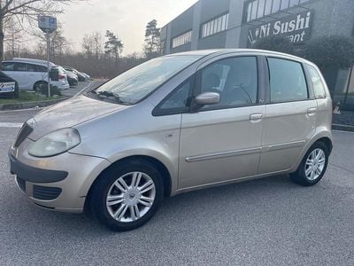 Usata Lancia Musa 95 CV (69 kW) 2007 Oro Monovolume