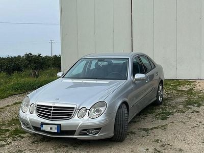 Usata Mercedes E320 224 CV (164 kW) 2008 Grigio Berlina
