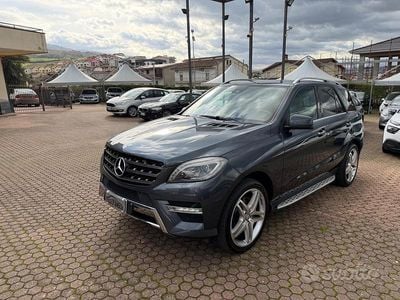 Usata Mercedes ML350 Premium 258 CV (189 kW) 2012 Blu SUV