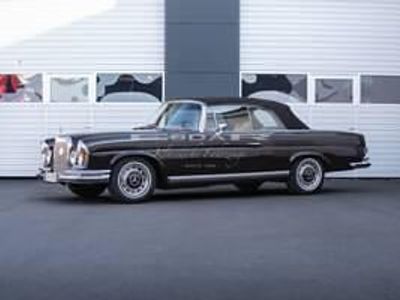 Usata Mercedes 280 SE 160 CV (117 kW) 1969 Marrone Cabrio