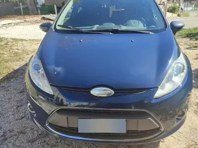 Usata Ford Fiesta 80 CV (58 kW) 2010 Blu Berlina