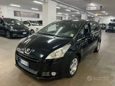 Usata Peugeot 5008 109 CV (80 kW) 2010 Nero Monovolume