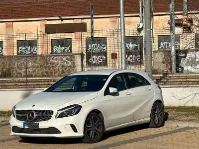 Usata Mercedes A160 90 CV (66 kW) 2015 Bianco Berlina