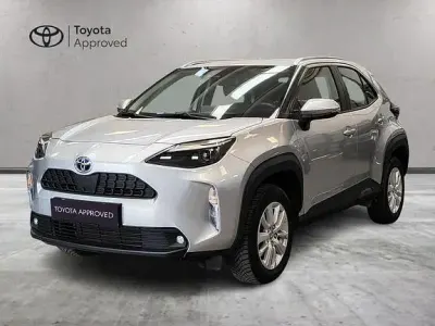 Usata Toyota Yaris Cross Active 116 CV (85 kW) 2022 Grigio SUV