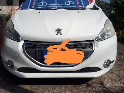 Gebraucht Peugeot 208 92 PS (67 kW) 2013 Weiß Kleinwagen
