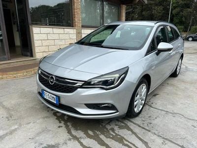 Usata Opel Astra Business 110 CV (80 kW) 2016 Argento Station wagon