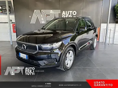Gebraucht Volvo XC40 Momentum 129 PS (94 kW) 2021 Schwarz SUV