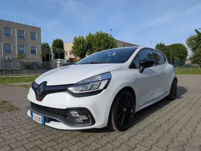 Usado Renault Clio IV R.S. 200 CV (147 kW) 2017 Berlina