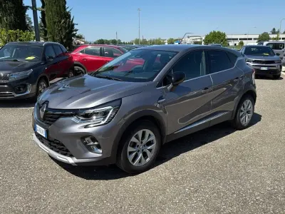 Usata Renault Captur Zen 101 CV (74 kW) 2021 Grigio SUV