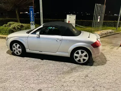Usata Audi TT 225 CV (165 kW) 2002 Grigio Coupé