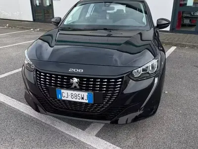 Usata Peugeot 208 75 CV (55 kW) 2022 Nero Utilitaria