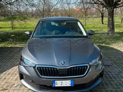 Usata Skoda Scala Ambition 95 CV (69 kW) 2023 Grigio Utilitaria