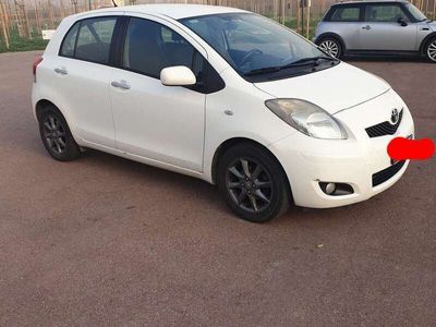 usata Toyota Yaris 5p 1.4 d-4d Sol m-mt