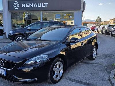 Usata Volvo V40 Kinetic 120 CV (88 kW) 2018 Nero Berlina