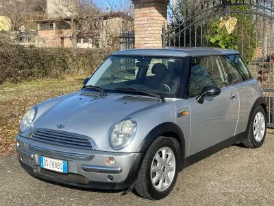 Usata Mini ONE 90 CV (66 kW) 2004 Grigio Utilitaria
