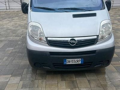 Usata Opel Vivaro 2008 Grigio Monovolume