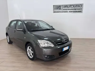 Usata Toyota Corolla 90 CV (66 kW) 2005 Grigio Berlina