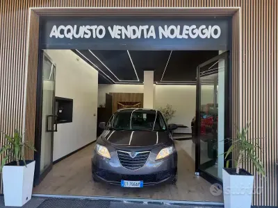 Begagnad Lancia Ypsilon 69 HK (50 kW) 2014 Grå Halvkombi