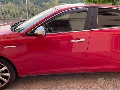 Usata Alfa Romeo Giulietta 109 CV (80 kW) 2014 Rosso Utilitaria