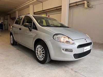 Usata Fiat Punto Lounge 69 CV (50 kW) 2018 Grigio Utilitaria