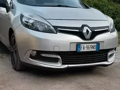 Usata Renault Scénic 110 CV (80 kW) 2015 Grigio Monovolume