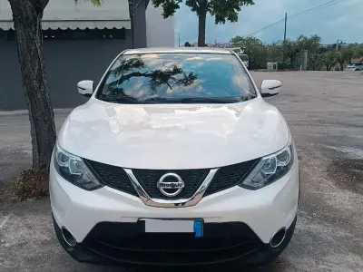 Usata Nissan Qashqai Acenta 110 CV (80 kW) 2017 Bianco SUV