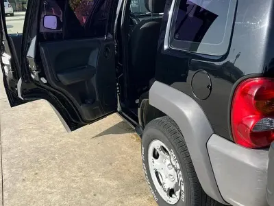 Usata Jeep Cherokee 143 CV (105 kW) 2004 Nero SUV