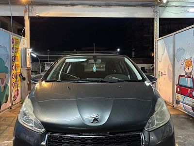 Usata Peugeot 208 Active 82 CV (60 kW) 2012 Grigio Utilitaria