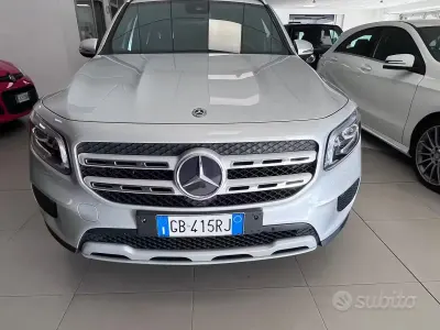 Usado Mercedes GLB180 Executive 116 CV (85 kW) 2020 Gris SUV