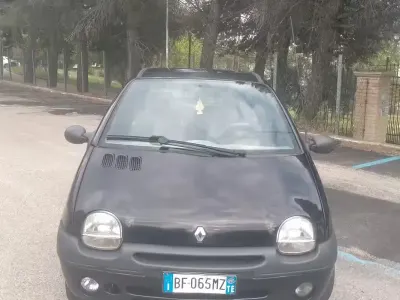 Usata Renault Twingo 58 CV (42 kW) 1999 Nero Utilitaria