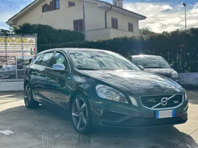 Usata Volvo V60 R-Design 163 CV (119 kW) 2011 Argento Station wagon