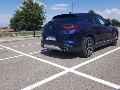 Usata Alfa Romeo Stelvio Executive 209 CV (153 kW) 2017 Blu/azzurro SUV